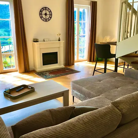 Klein & Fein Fuer Nach Dem Wein Bei Wein- & Sekthaus Dille * Ноймаген-Дхрон